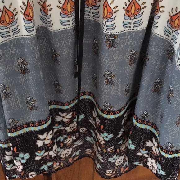 Multi colored spring or summer dressAmazing prints - Picture 6 of 8